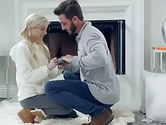Petite blonde Piper Perri is conclave exalt with their way new boyfriend off out of one's mind the fireplace